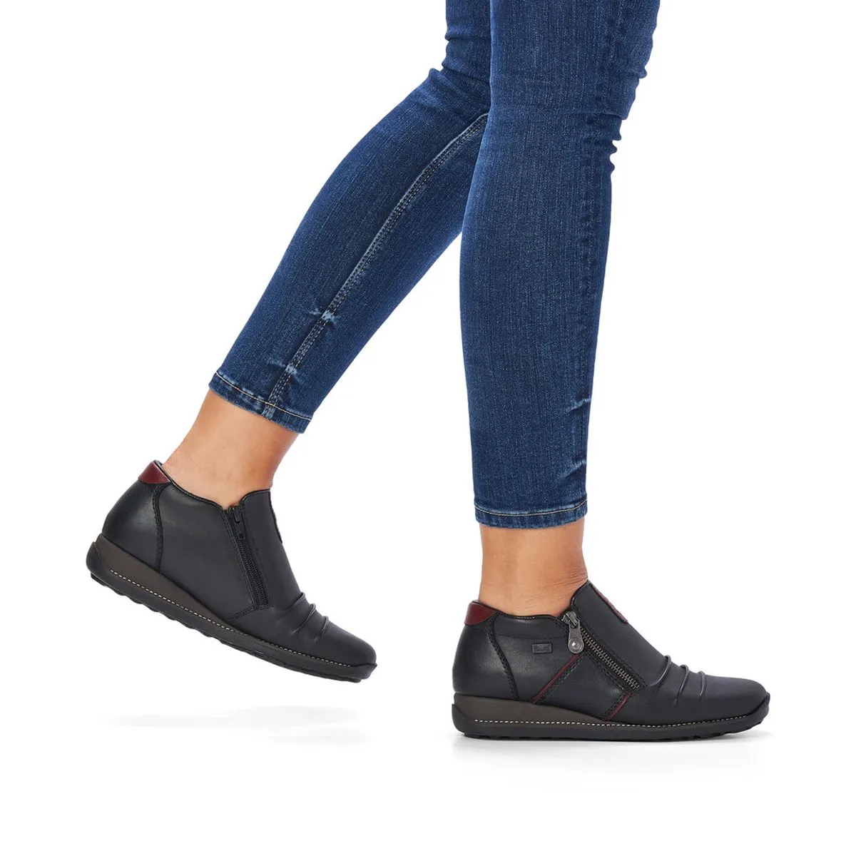 44266 Slip On Shoe