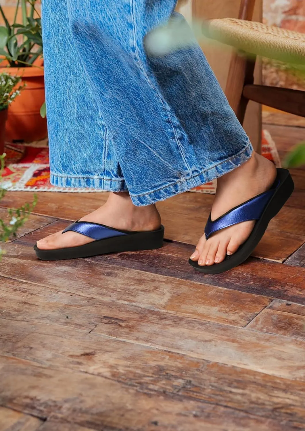 AEROTHOTIC Slip On Recovery Footwear Plantar Fasciitis Flip Flops for Women Yoga Mat Outdoor Walking Beach Ladies Arch Support Summer Thong Dressy Casual Sandals Comfortable Vacation Essentials