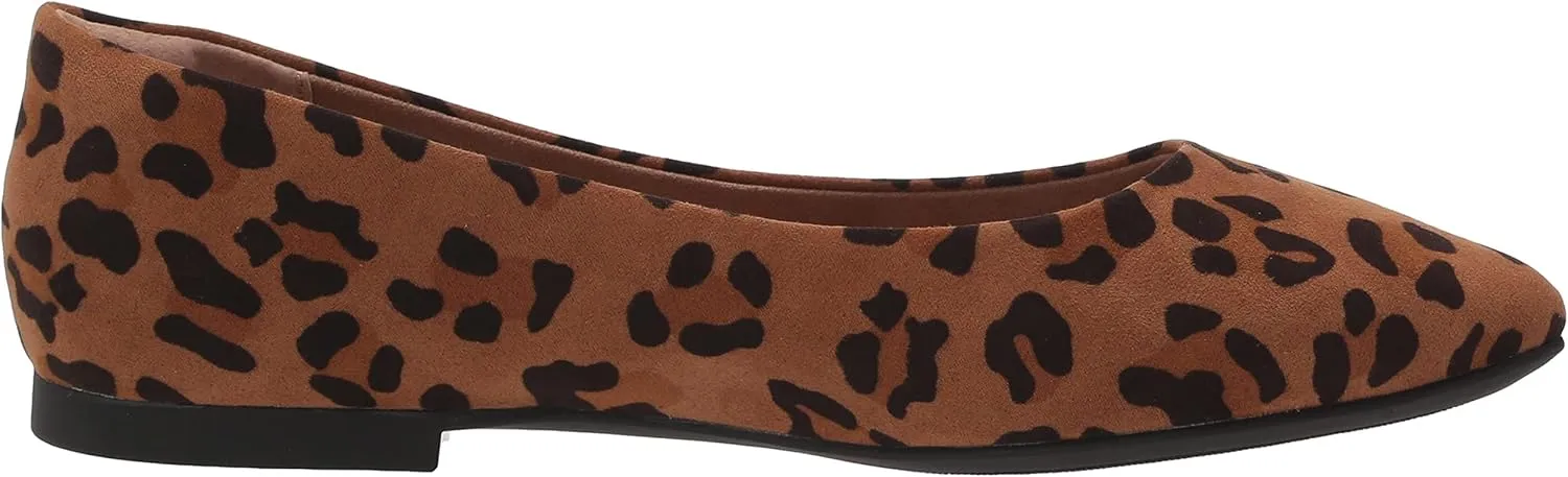 Amazon Essentials Women's Pointed-Toe Ballet Flat
