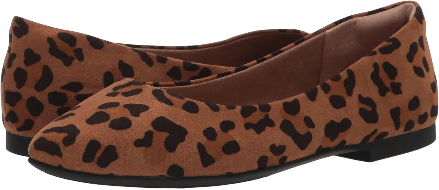 Amazon Essentials Women's Pointed-Toe Ballet Flat