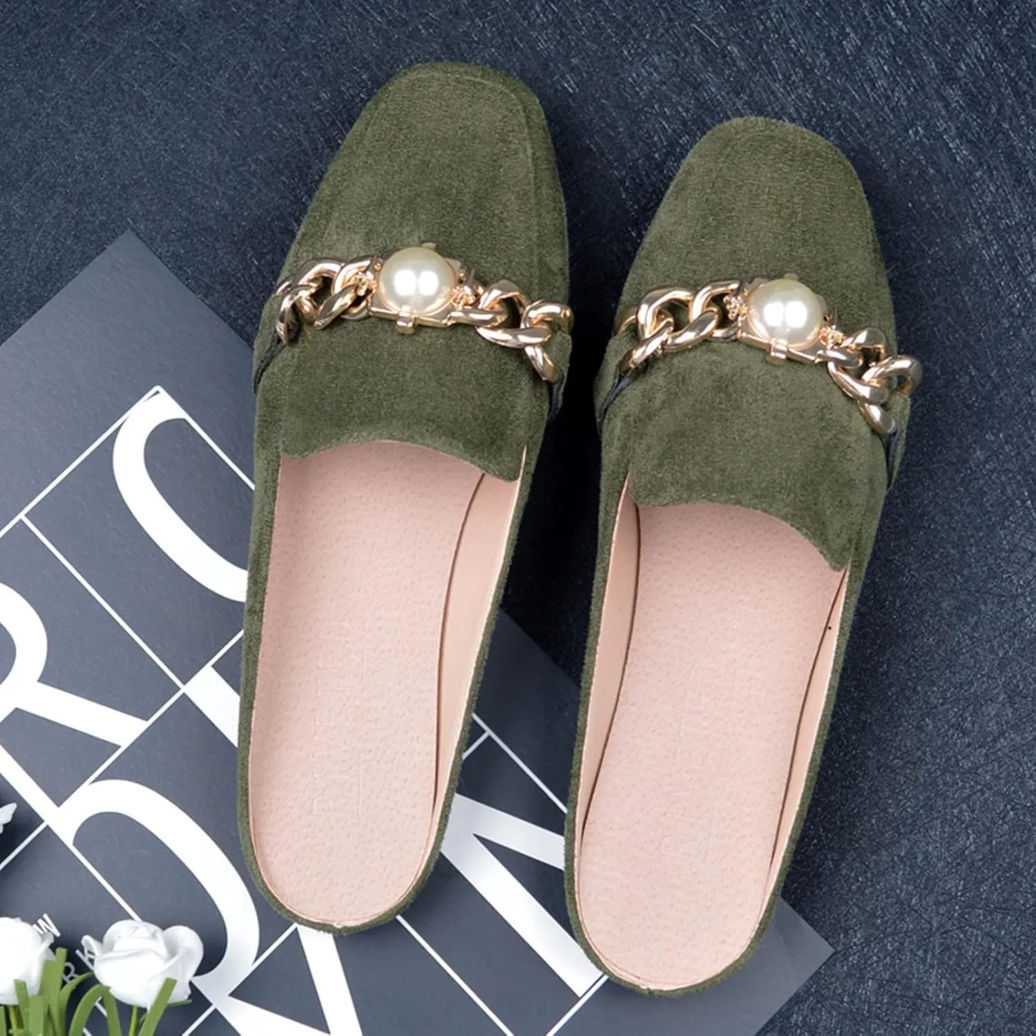 AMDBEL Flats Shoes Women Dressy Comfortable Womens Mules Backless Loafers with Metal Chain Decor Gem Pearl Slip On Flat Shoes