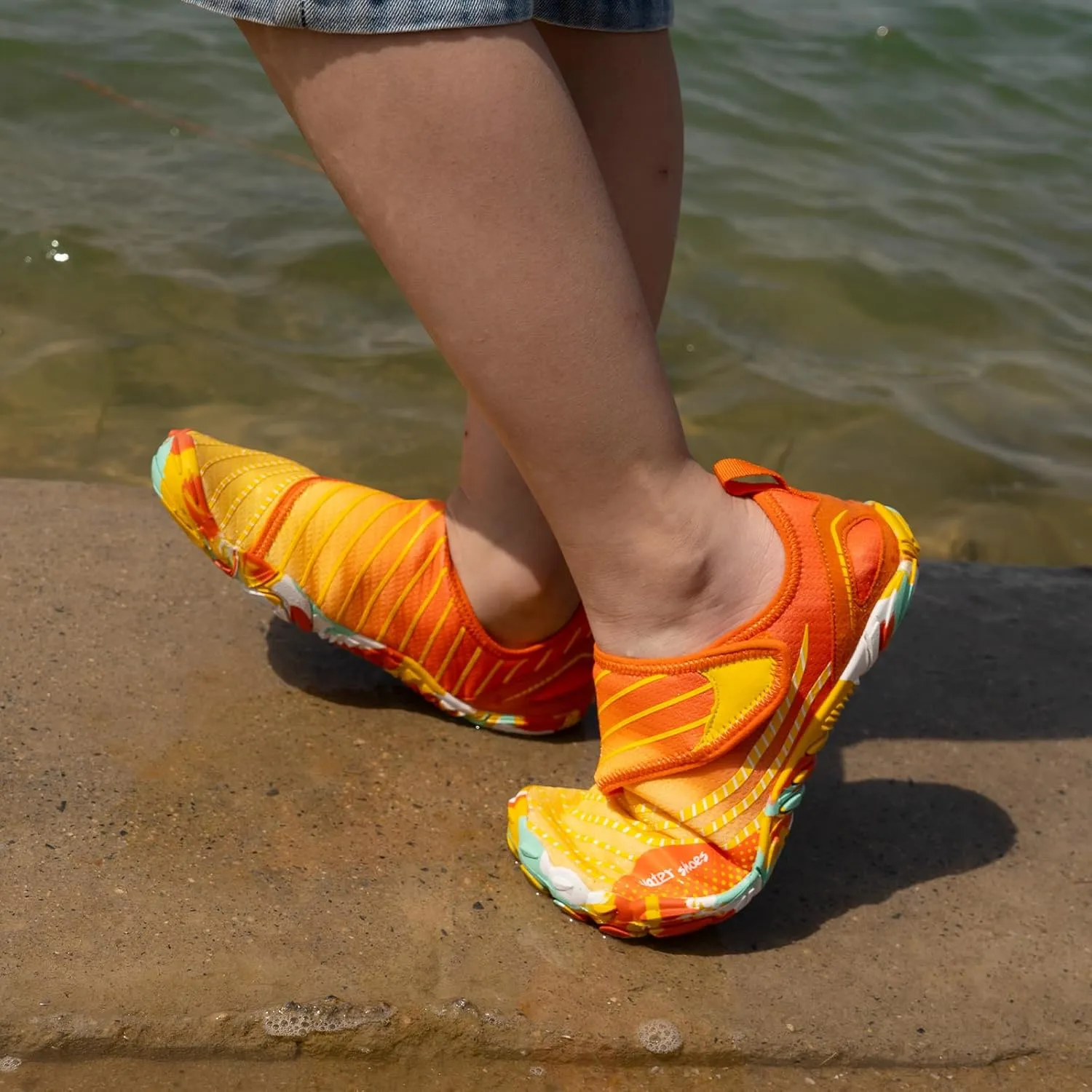 AoSiFu Water Shoes for Kids Boys Girls Aqua Socks Barefoot Beach Sports Swim Pool Quick Dry Lightweight (Little Kid/Big Kid)