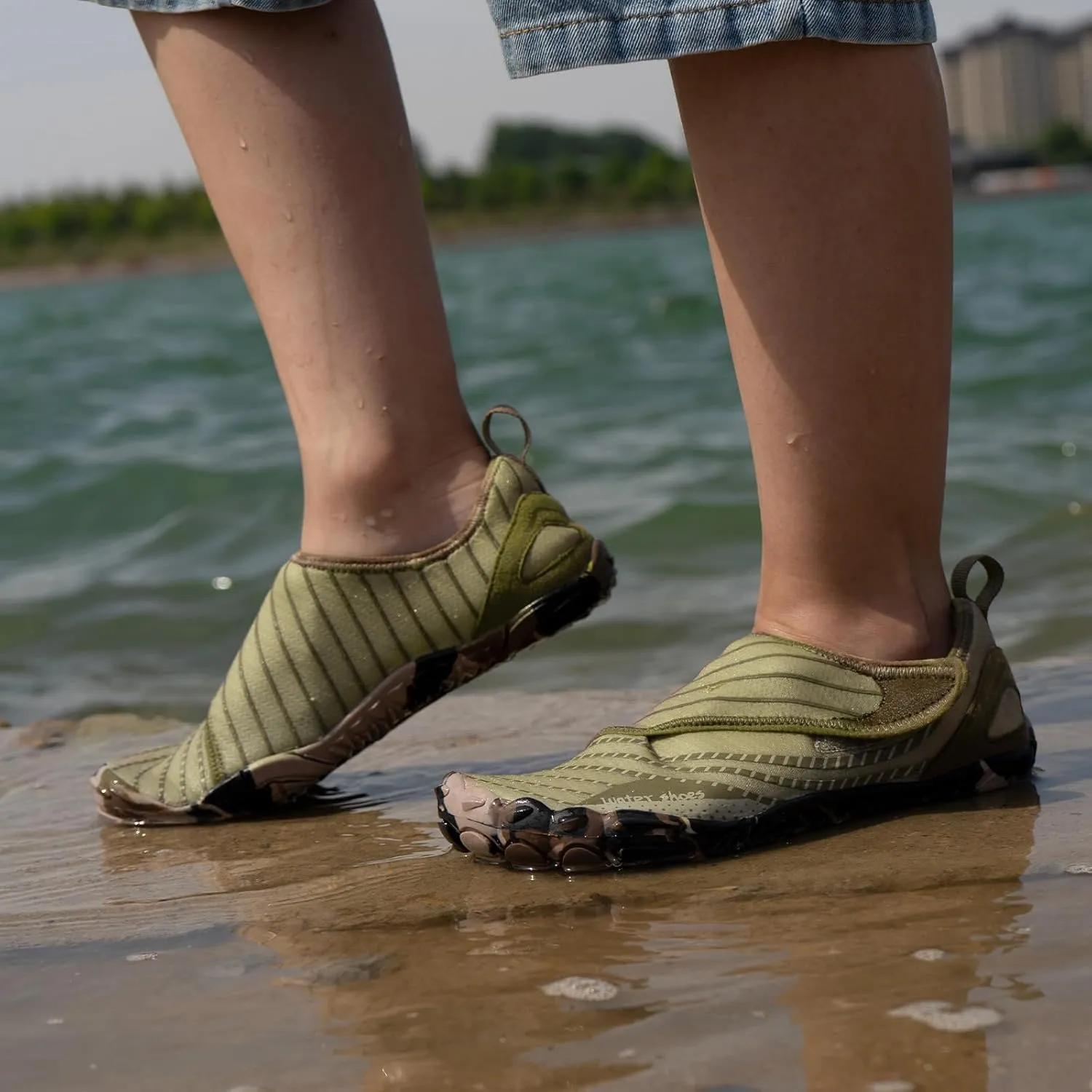 AoSiFu Water Shoes for Kids Boys Girls Aqua Socks Barefoot Beach Sports Swim Pool Quick Dry Lightweight (Little Kid/Big Kid)