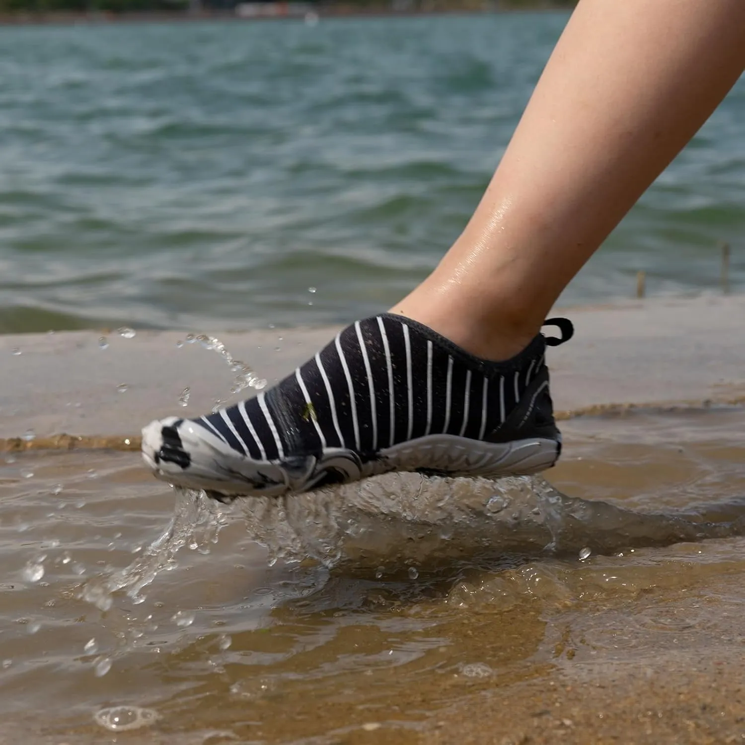 AoSiFu Water Shoes for Kids Boys Girls Aqua Socks Barefoot Beach Sports Swim Pool Quick Dry Lightweight (Little Kid/Big Kid)