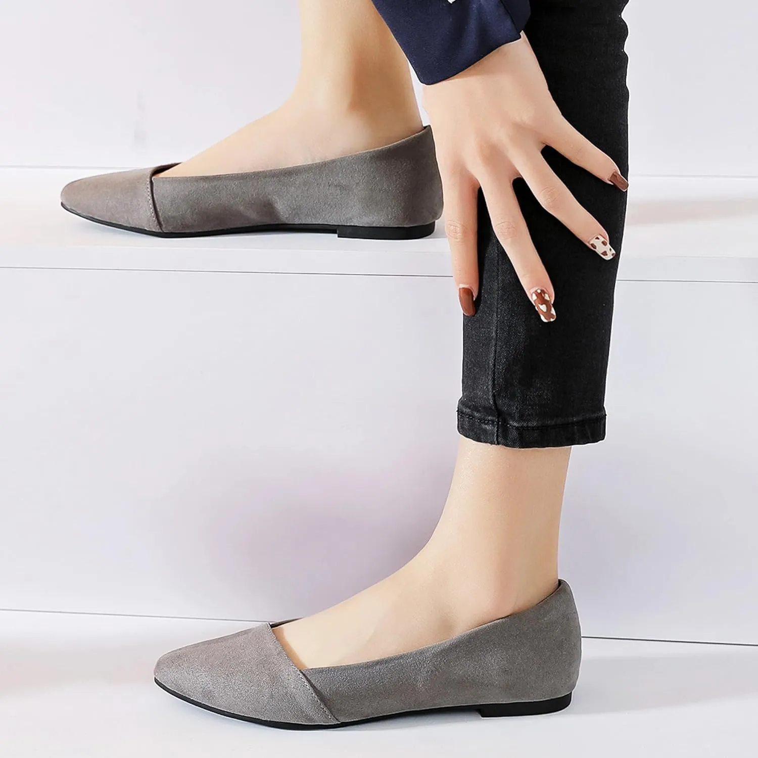 Ataiwee Women's Wide Width Flat Shoes, Classic Dressy Pointed Suede Cozy Slip on Soft Ballet Flats.