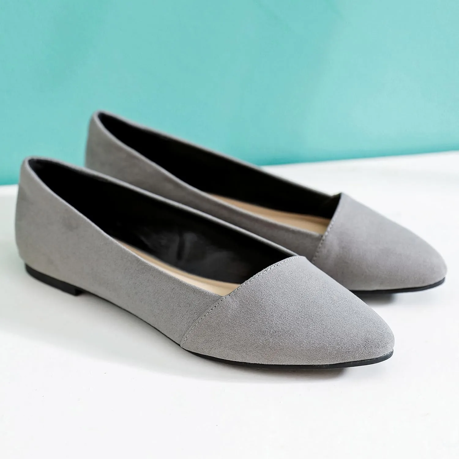 Ataiwee Women's Wide Width Flat Shoes, Classic Dressy Pointed Suede Cozy Slip on Soft Ballet Flats.