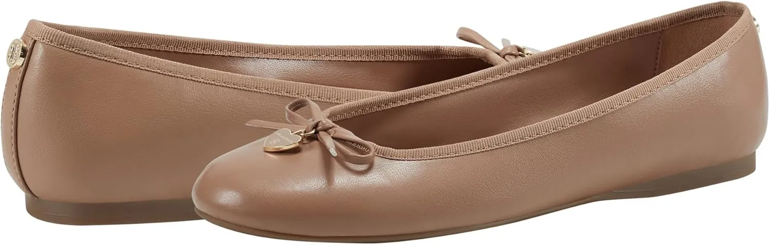 Bandolino Women's Piheart Ballet Flat