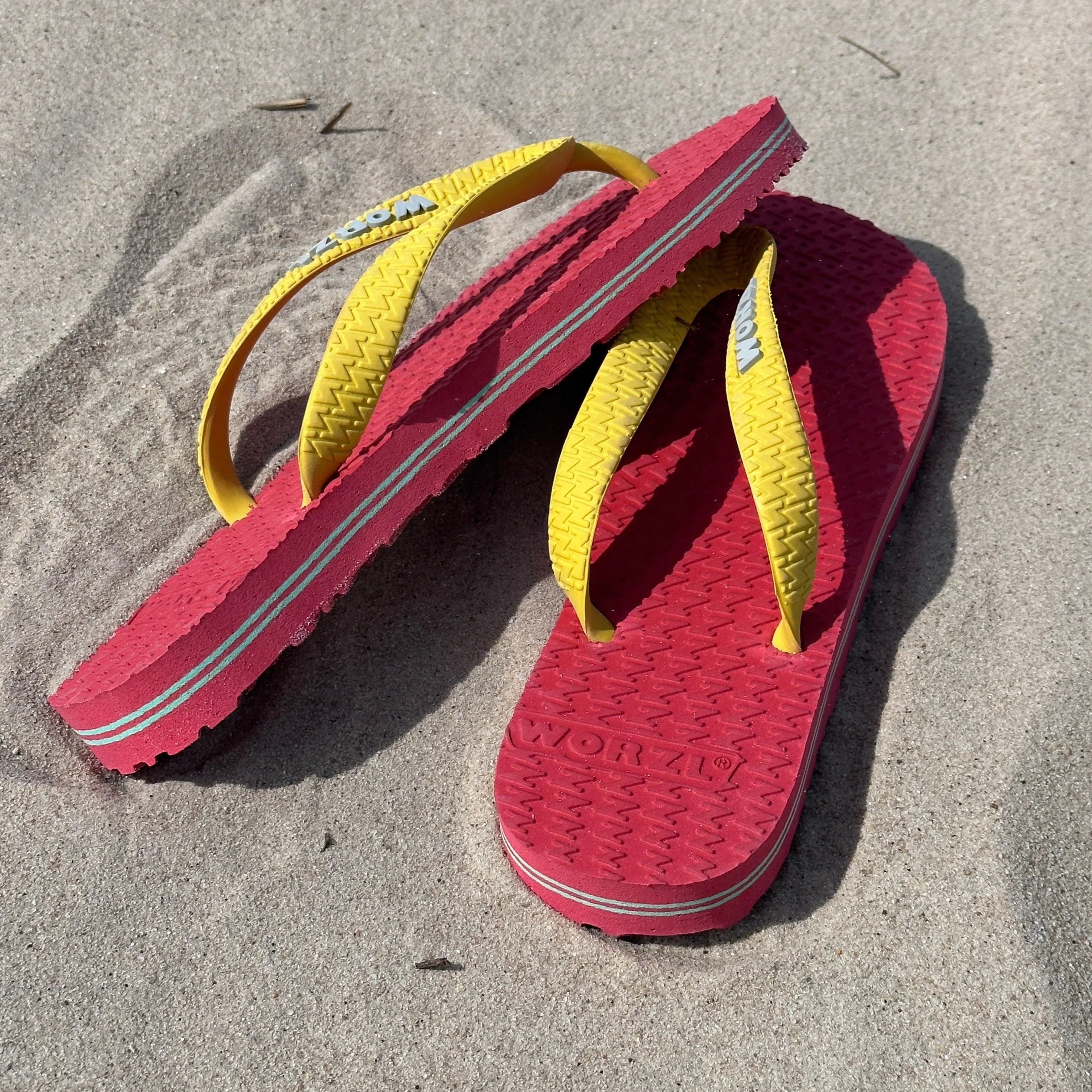 BRIGHT RED - Kids non plastic, biodegradable, rubber flip flops made in the UK.