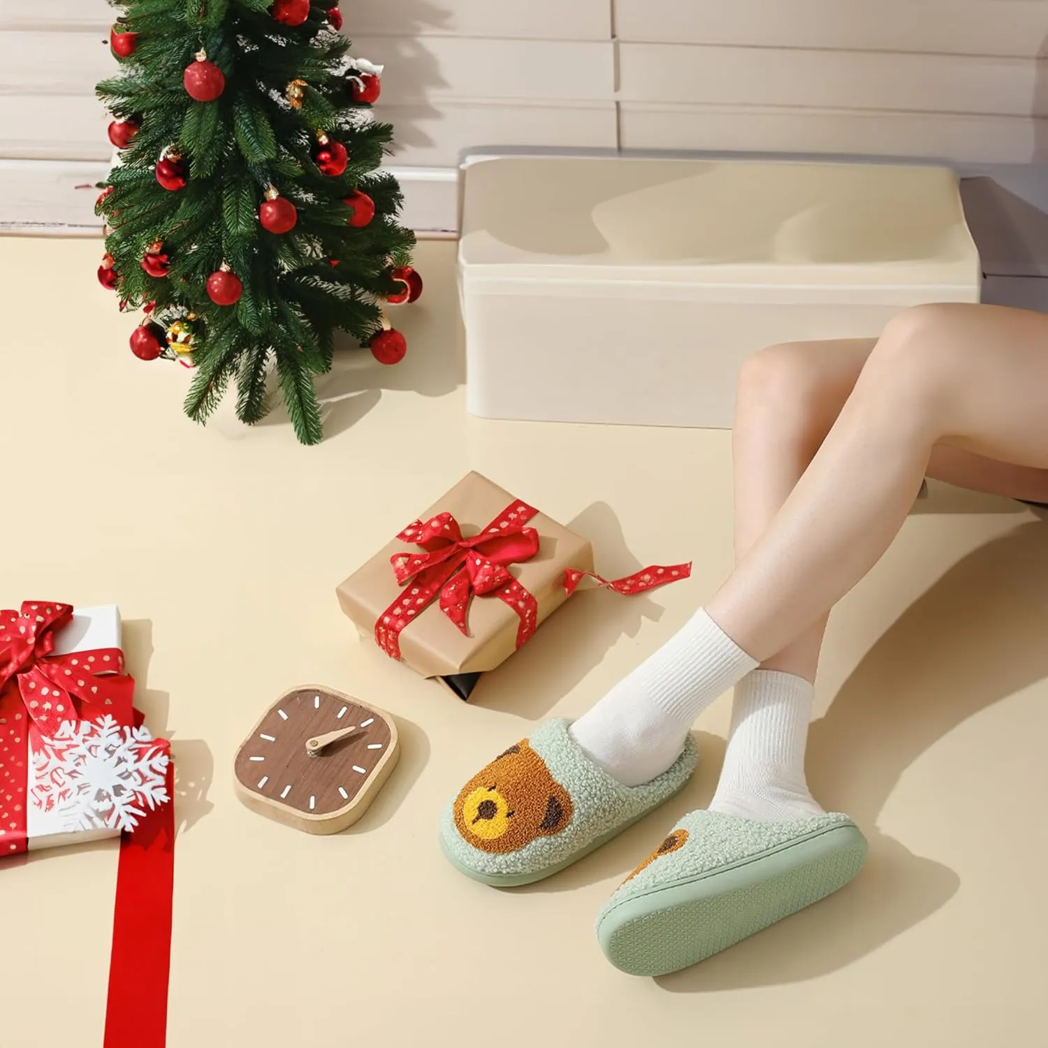 Christmas Slippers Reindeer Slippers for Women and Men Holiday Halloween Slippers Indoor Bedroom Fluffy Warm Fleece Slippers Winter Soft Cozy Home Non-Slip Soft Plush Slip-on Wool Lined House Shoes