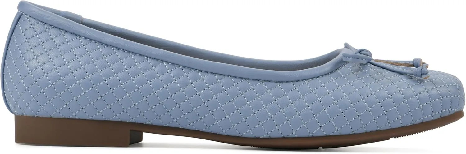 CLIFFS BY WHITE MOUNTAIN Women's Bessy Quilted Ballet Flat