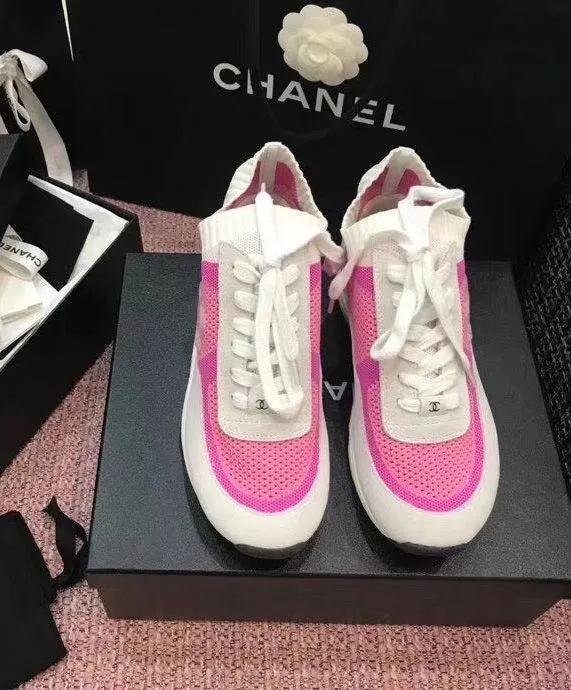 Crowd-pleaser CHANEL FEMME Quick offer - SNEAKER