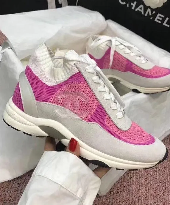 Crowd-pleaser CHANEL FEMME Quick offer - SNEAKER