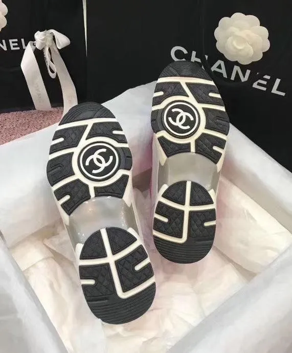 Crowd-pleaser CHANEL FEMME Quick offer - SNEAKER