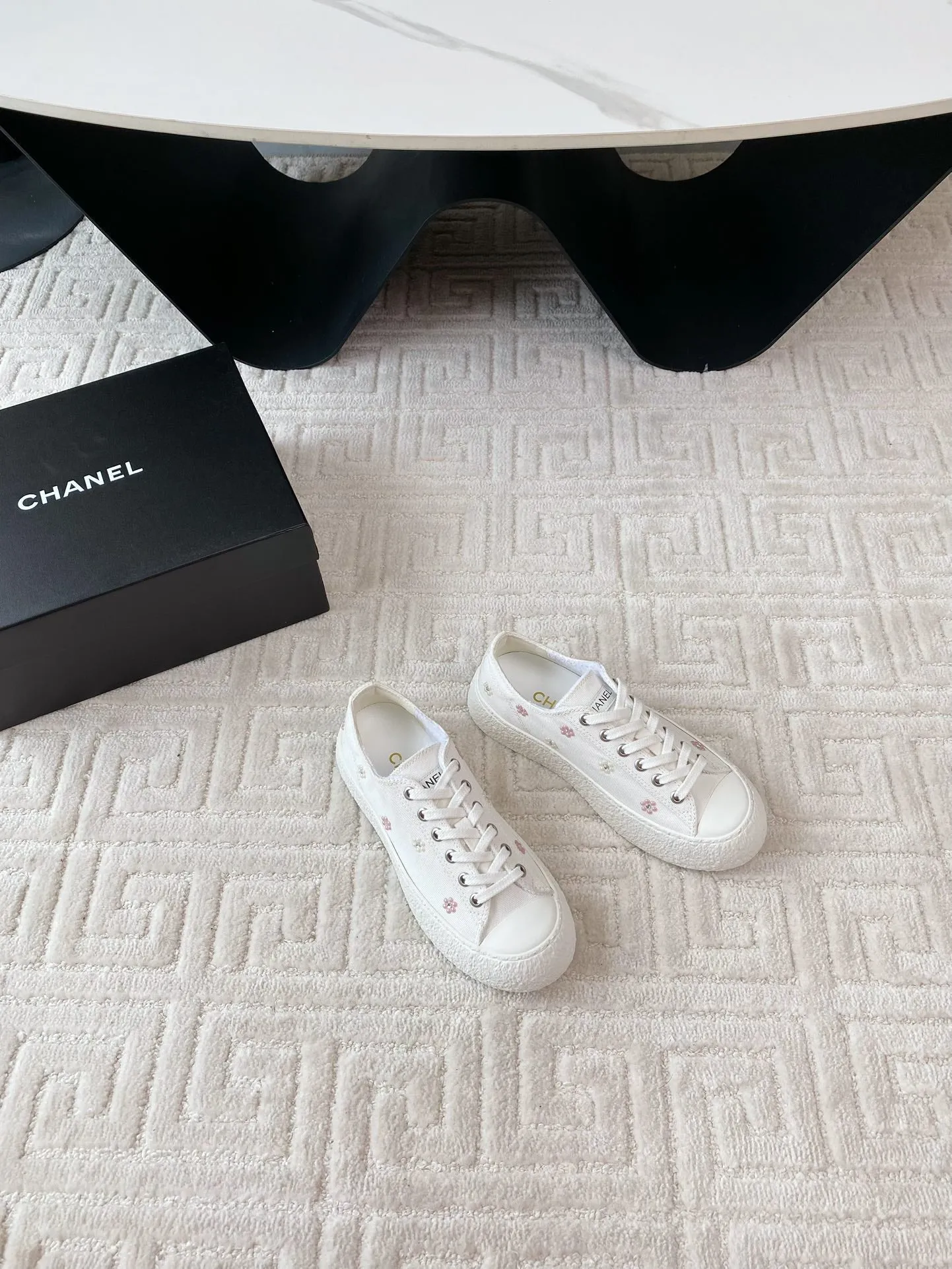 Fabric Lambskin Sneaker 35mm And Extra-large discount Textile Quick turnaround CHANEL Low White