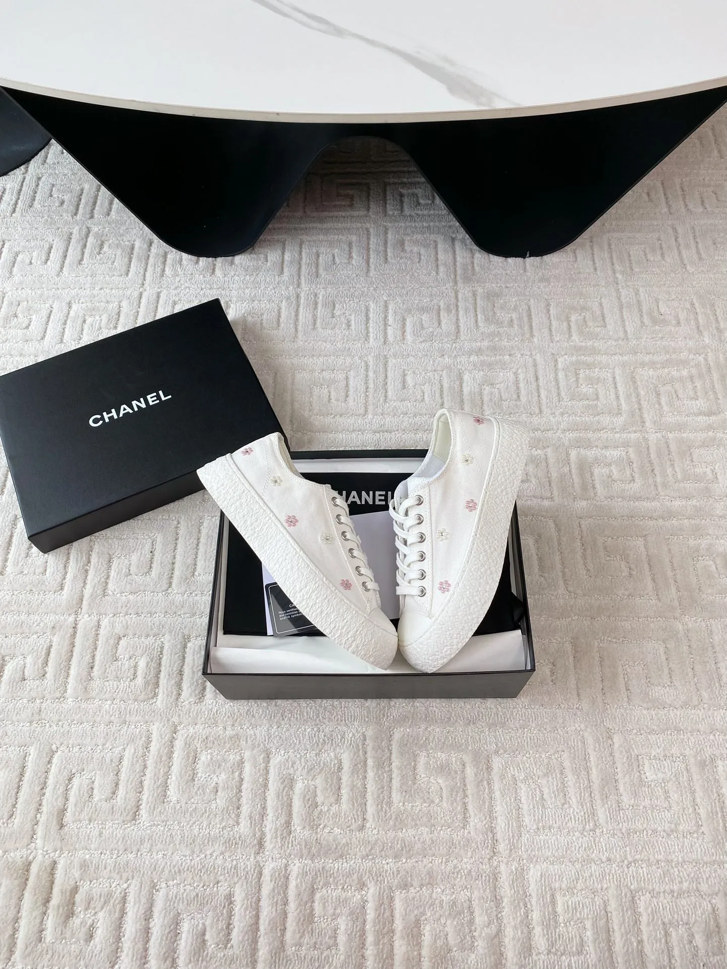 Fabric Lambskin Sneaker 35mm And Extra-large discount Textile Quick turnaround CHANEL Low White