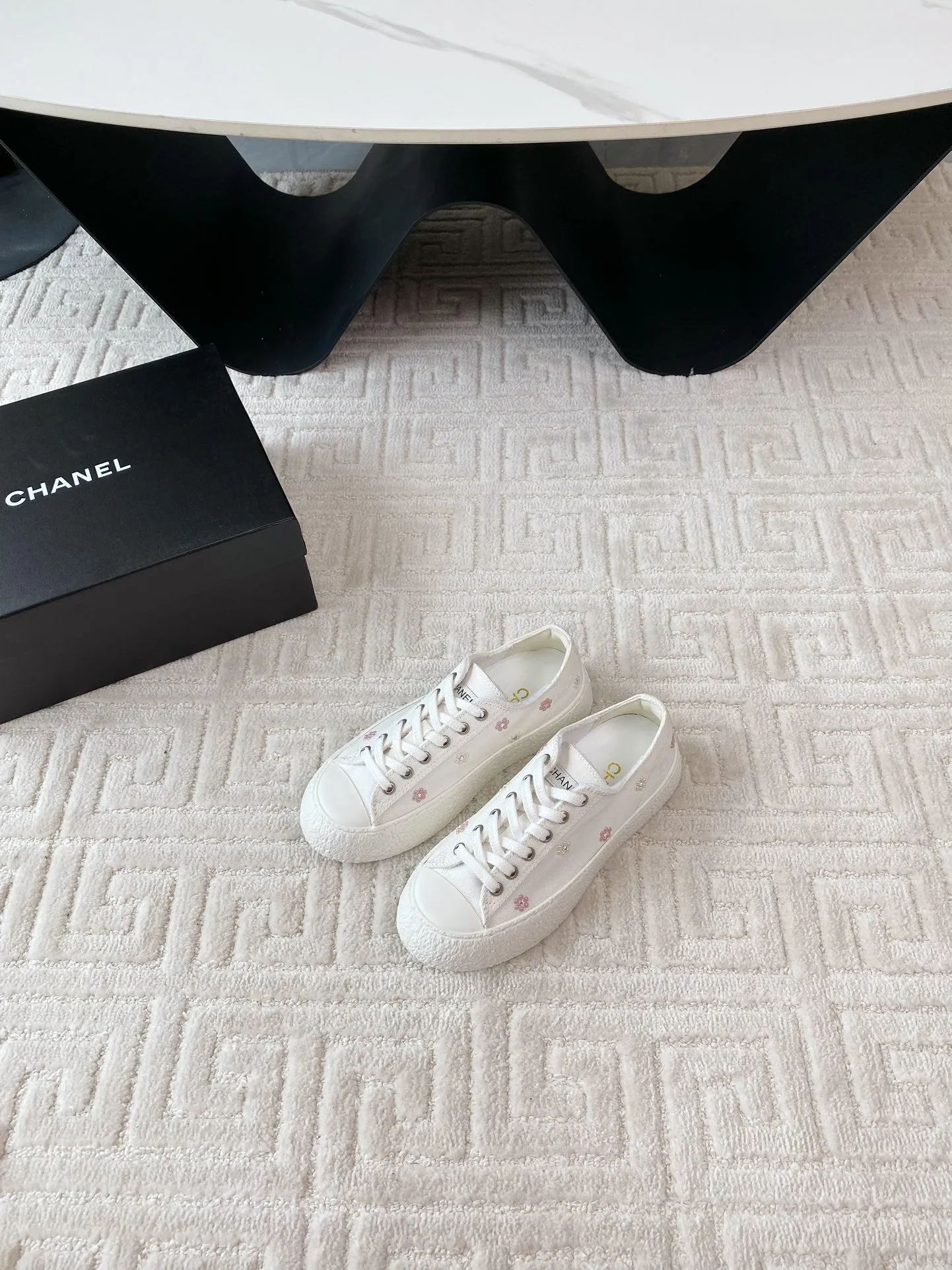 Fabric Lambskin Sneaker 35mm And Extra-large discount Textile Quick turnaround CHANEL Low White