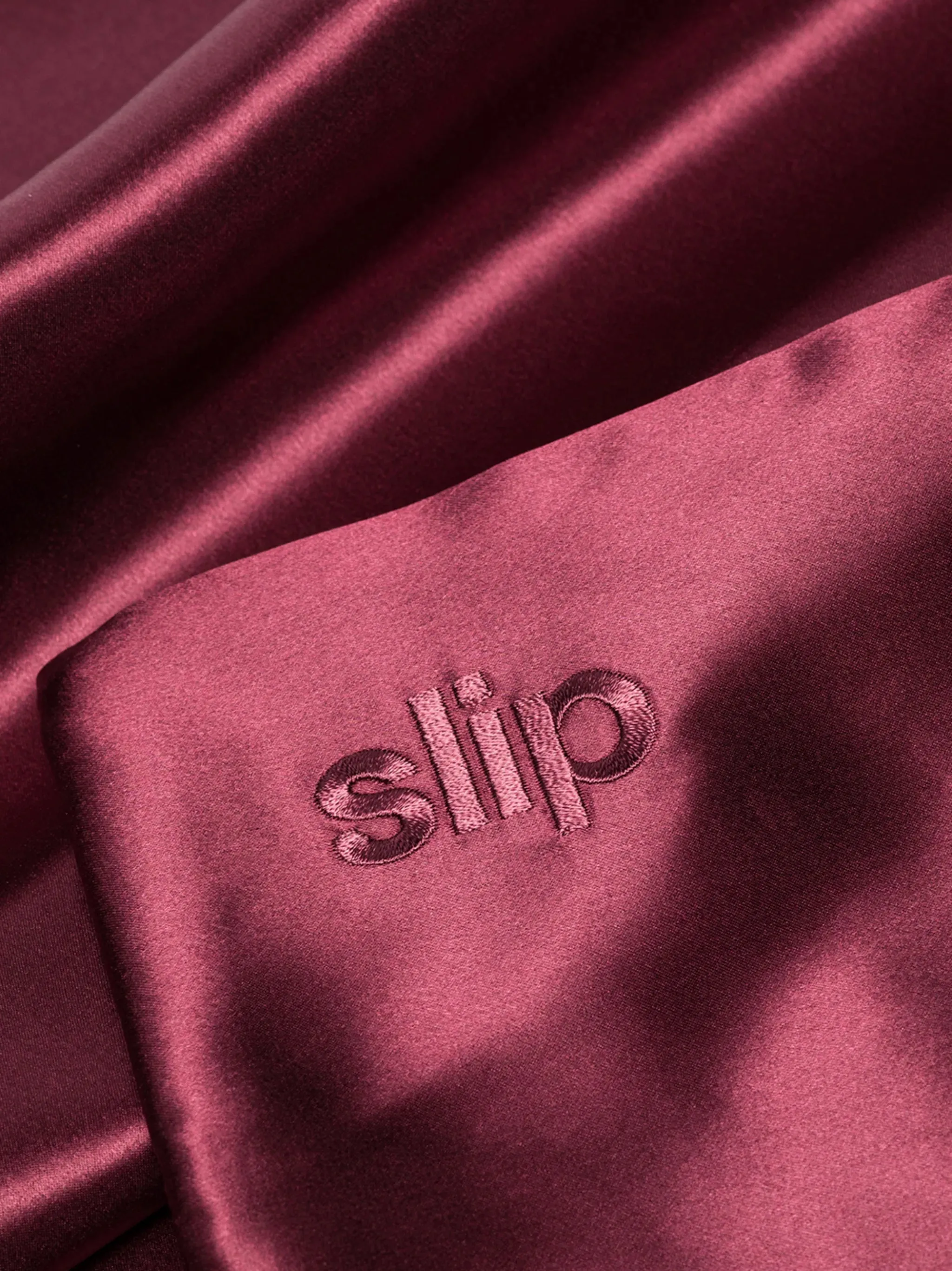 High-quality embroidered silk logo Great price pillowcase
