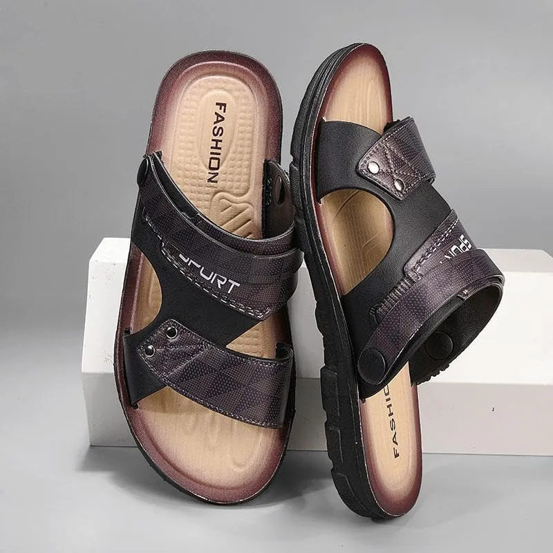 Men's outdoor sports dual-purpose flip-flops with two-tone soft soles, anti-slip and wear-resistant, and exposed toes on the beach