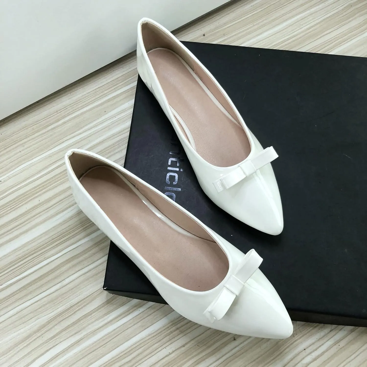 SAILING LU Casual Flat Shoes for Women Comfortable Slip-ons Loafers Women Moccasins Pointed Toe Ballerina Walking Flats Shoes Wear to Work