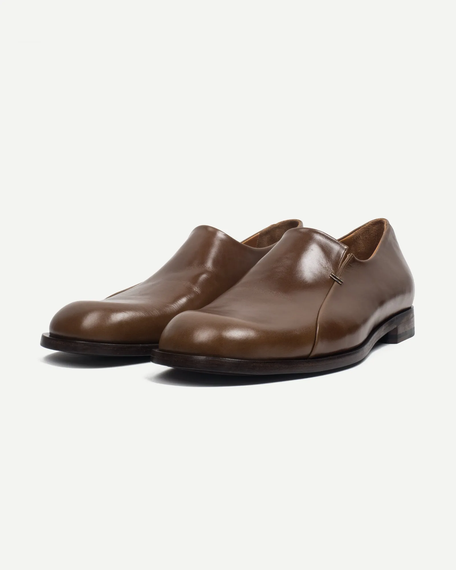 STAPLES SLIP-ON