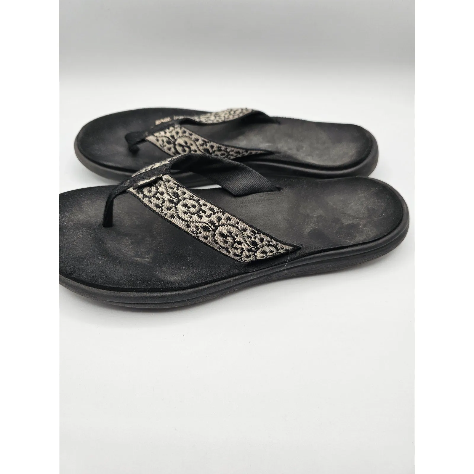 Teva Woens Sz 10 Flip Flop Sandals Black White Floral Print