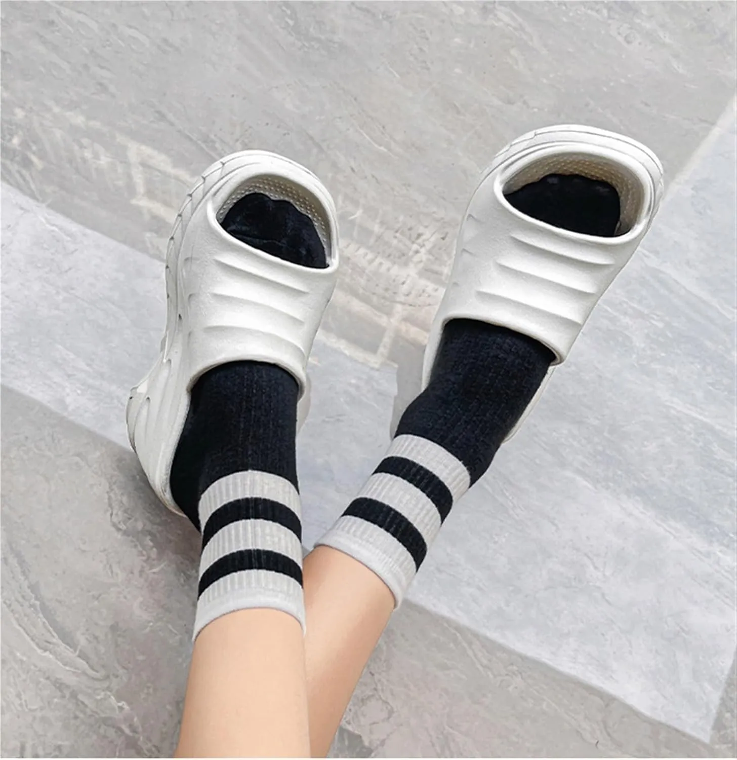 Womens Cloud Soft Slippers 2023 Trendy Unisex Open Toe Slip On Non-Slip Shower Quick-Dry Massage Slide Foam Cushion Massage Outdoor Beach Slides Sandals